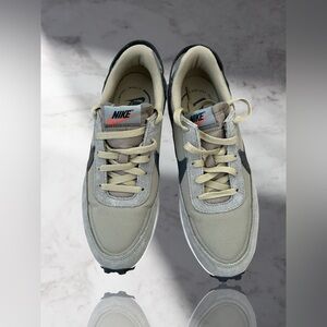Nike Mens Waffle Debut Se Running Shoes, Neutral Olive Size 8